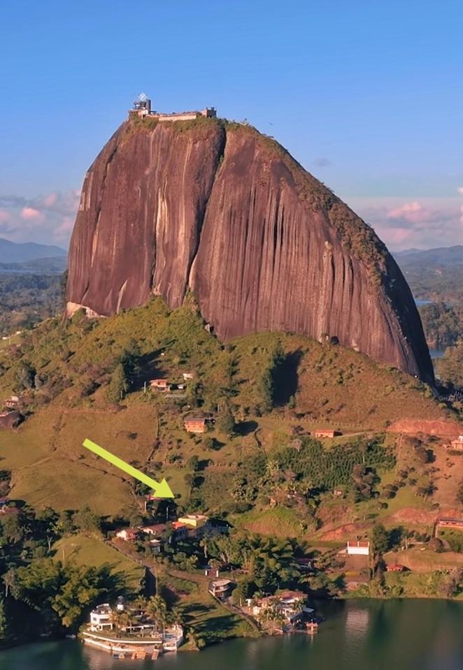 Guatapé Descanso Bajo La Piedra Del Penol מראה חיצוני תמונה
